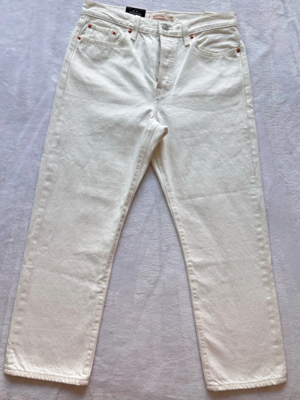 LEVI'S Wedgie Straight Leg Cropped High Rise Button Fly White Jeans--NWT--30 - Picture 5 of 16